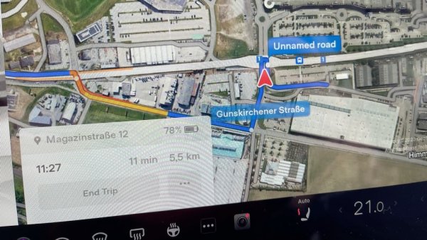 새로운 Tesla 기능 출시 예정: 타이어 충전 보조 및 경로 설정 개선 사항