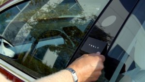 테슬라, 신차에 키 카드 더 이상 포함 안할 수도