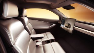 테슬라의 사이버캡 플랜 B: 필요시 스티어링 휠과 페달 추가