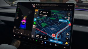 테슬라, 새 보고서 발표에 따라 CarPlay 추가: 장점과 단점