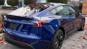 Tesla Model 3 Highland는 이번 달 북미 지역에 발표될 수 있습니다. 성능 변형 진행 중