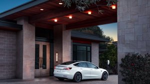 Tesla는 기업이 Tesla 제공 차량으로 Tesla 테스트 드라이브를 호스팅할 수 있도록 허용합니다