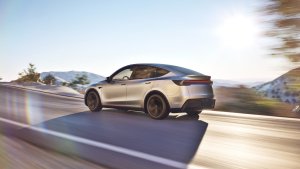 Tesla Autonomously Delivers Its First Vehicle to Customer — And It’s More Impressive Than Expected [VIDEO]