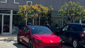 Tesla가 최신 Model 2로 Q3를 준비함에 따라 임박한 우스꽝스러운 출시