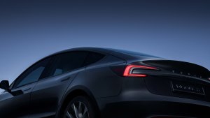 Tesla는 Tesla 보험에 대한 AI 전원 전화 지원, 대기 시간 및 절단 비용 감소