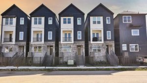 Houston Neighborhood는 Tesla-Powered Smart Homes와 미래의 영광을 제공합니다.